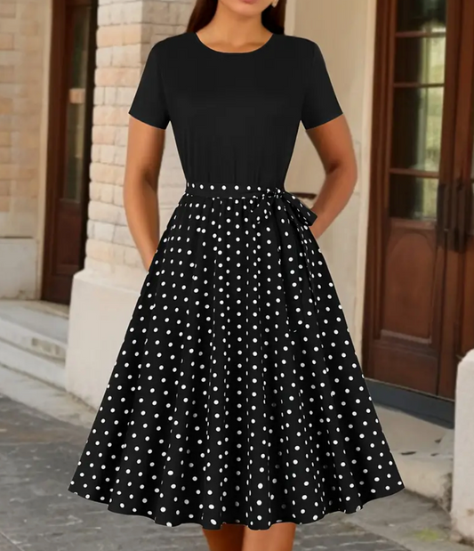 Retro chic - smuk vintage polka kjole til forår/sommer